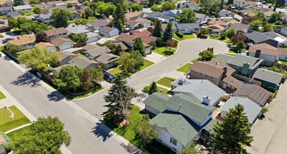 151 Templevale Place, Calgary, Alberta T1Y 4V6, 3 Bedroom Bedrooms, 0 ,2 BathroomBathrooms,Residential,For Sale,Templevale,0,A2327769