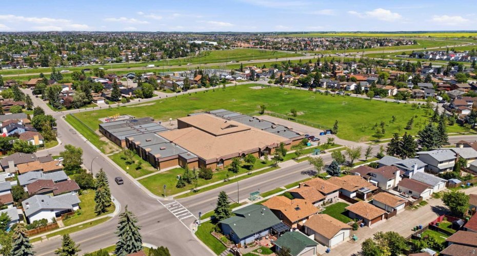 151 Templevale Place, Calgary, Alberta T1Y 4V6, 3 Bedroom Bedrooms, 0 ,2 BathroomBathrooms,Residential,For Sale,Templevale,0,A2327769