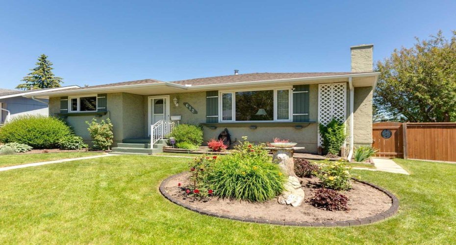 612 Cantrell Place, Calgary, Alberta T2W 2E5, 3 Bedroom Bedrooms, 0 ,3 BathroomBathrooms,Residential,For Sale,Cantrell,0,A2319051