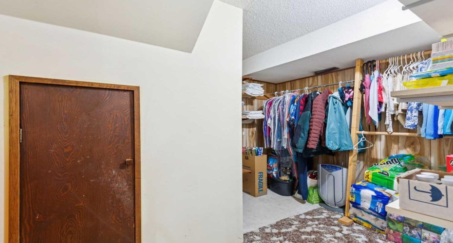 612 Cantrell Place, Calgary, Alberta T2W 2E5, 3 Bedroom Bedrooms, 0 ,3 BathroomBathrooms,Residential,For Sale,Cantrell,0,A2319051