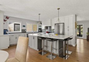 127 Parkglen Crescent, Calgary, Alberta T2J 4L9, 4 Bedroom Bedrooms, 0 ,3 BathroomBathrooms,Residential,For Sale,Parkglen,0,A2321864