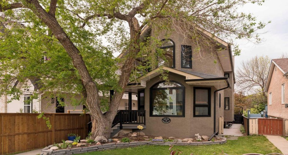 2235 27 Street, Calgary, Alberta T3E 2E9, 3 Bedroom Bedrooms, 0 ,4 BathroomBathrooms,Residential,For Sale,27,0,A2322276