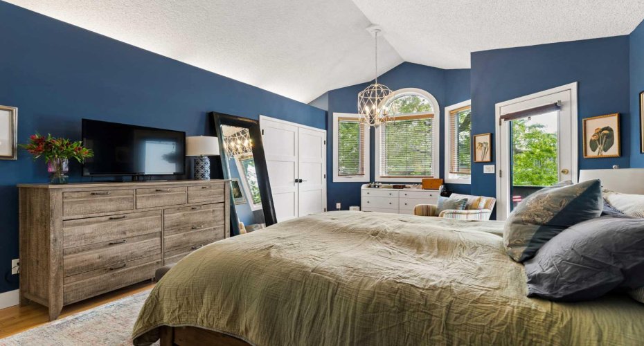 2235 27 Street, Calgary, Alberta T3E 2E9, 3 Bedroom Bedrooms, 0 ,4 BathroomBathrooms,Residential,For Sale,27,0,A2322276