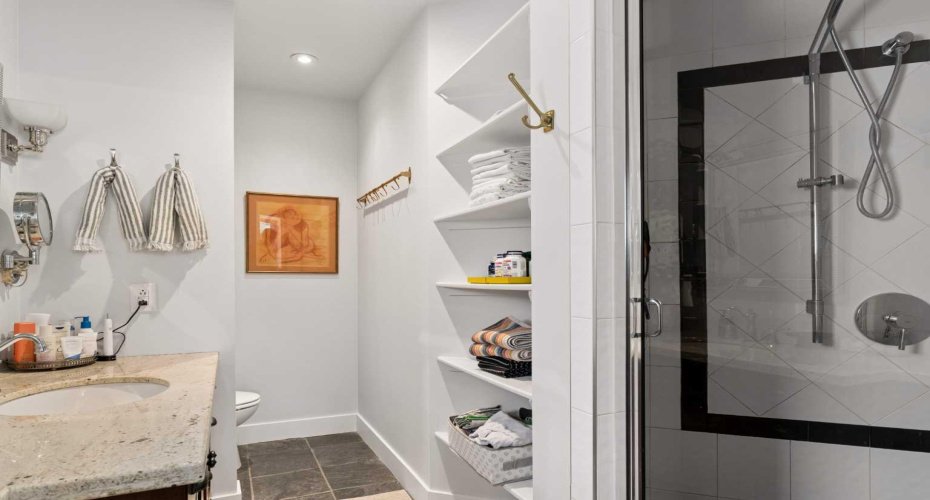 2235 27 Street, Calgary, Alberta T3E 2E9, 3 Bedroom Bedrooms, 0 ,4 BathroomBathrooms,Residential,For Sale,27,0,A2322276