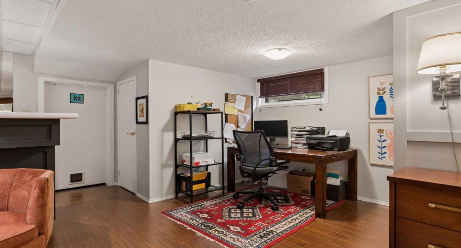 2235 27 Street, Calgary, Alberta T3E 2E9, 3 Bedroom Bedrooms, 0 ,4 BathroomBathrooms,Residential,For Sale,27,0,A2322276