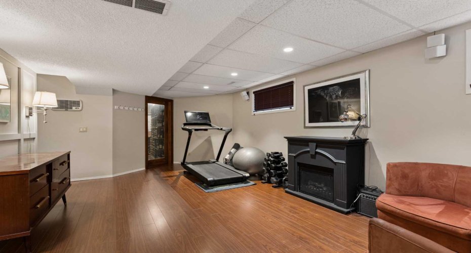 2235 27 Street, Calgary, Alberta T3E 2E9, 3 Bedroom Bedrooms, 0 ,4 BathroomBathrooms,Residential,For Sale,27,0,A2322276