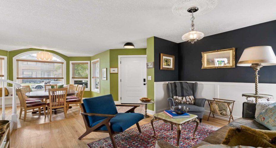 2235 27 Street, Calgary, Alberta T3E 2E9, 3 Bedroom Bedrooms, 0 ,4 BathroomBathrooms,Residential,For Sale,27,0,A2322276