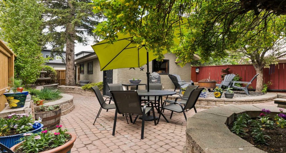 2235 27 Street, Calgary, Alberta T3E 2E9, 3 Bedroom Bedrooms, 0 ,4 BathroomBathrooms,Residential,For Sale,27,0,A2322276