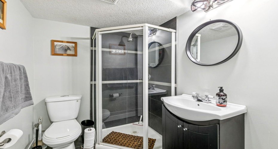 724 Willacy Drive, Calgary, Alberta T2J2B1, 5 Bedroom Bedrooms, 0 ,3 BathroomBathrooms,Residential,For Sale,Willacy,0,A2322658