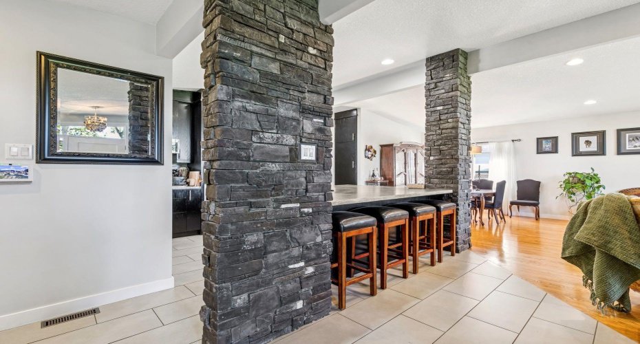 724 Willacy Drive, Calgary, Alberta T2J2B1, 5 Bedroom Bedrooms, 0 ,3 BathroomBathrooms,Residential,For Sale,Willacy,0,A2322658