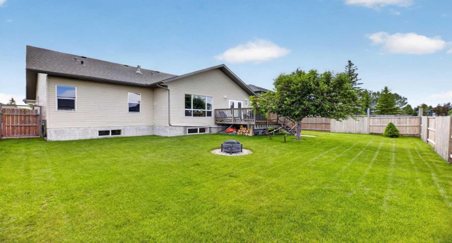 10 Vantage Crescent, Olds, Alberta T4H0A8, 6 Bedroom Bedrooms, 0 ,3 BathroomBathrooms,Residential,For Sale,Vantage,0,A2322667