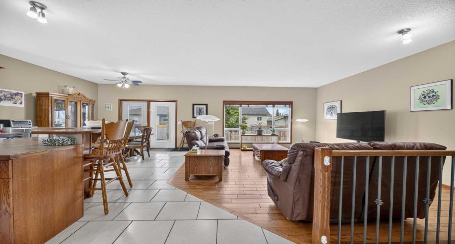 10 Vantage Crescent, Olds, Alberta T4H0A8, 6 Bedroom Bedrooms, 0 ,3 BathroomBathrooms,Residential,For Sale,Vantage,0,A2322667
