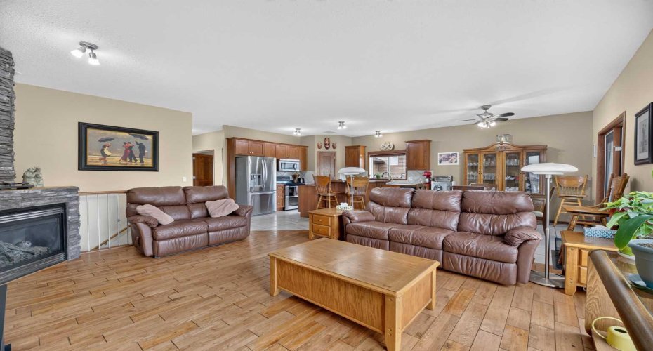10 Vantage Crescent, Olds, Alberta T4H0A8, 6 Bedroom Bedrooms, 0 ,3 BathroomBathrooms,Residential,For Sale,Vantage,0,A2322667