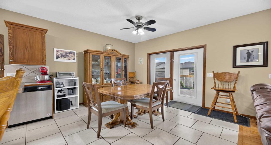 10 Vantage Crescent, Olds, Alberta T4H0A8, 6 Bedroom Bedrooms, 0 ,3 BathroomBathrooms,Residential,For Sale,Vantage,0,A2322667