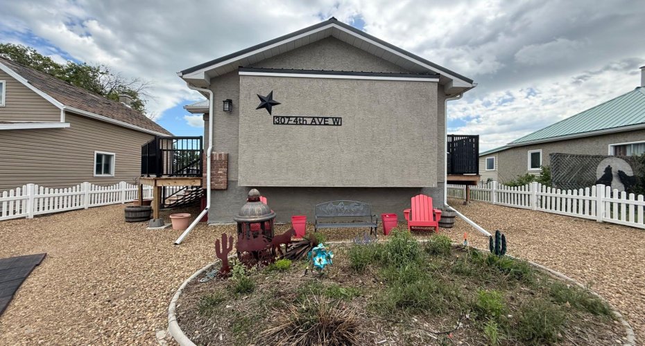307 4 Avenue, Hanna, Alberta T0J1P0, 3 Bedroom Bedrooms, 0 ,2 BathroomBathrooms,Residential,For Sale,4,0,A2322976