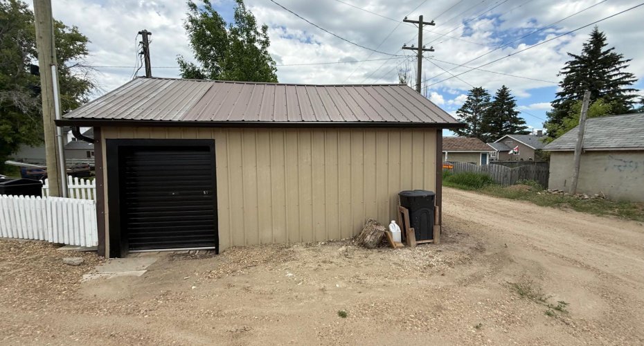 307 4 Avenue, Hanna, Alberta T0J1P0, 3 Bedroom Bedrooms, 0 ,2 BathroomBathrooms,Residential,For Sale,4,0,A2322976