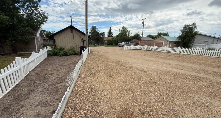 307 4 Avenue, Hanna, Alberta T0J1P0, 3 Bedroom Bedrooms, 0 ,2 BathroomBathrooms,Residential,For Sale,4,0,A2322976