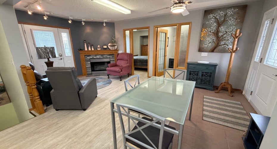 307 4 Avenue, Hanna, Alberta T0J1P0, 3 Bedroom Bedrooms, 0 ,2 BathroomBathrooms,Residential,For Sale,4,0,A2322976