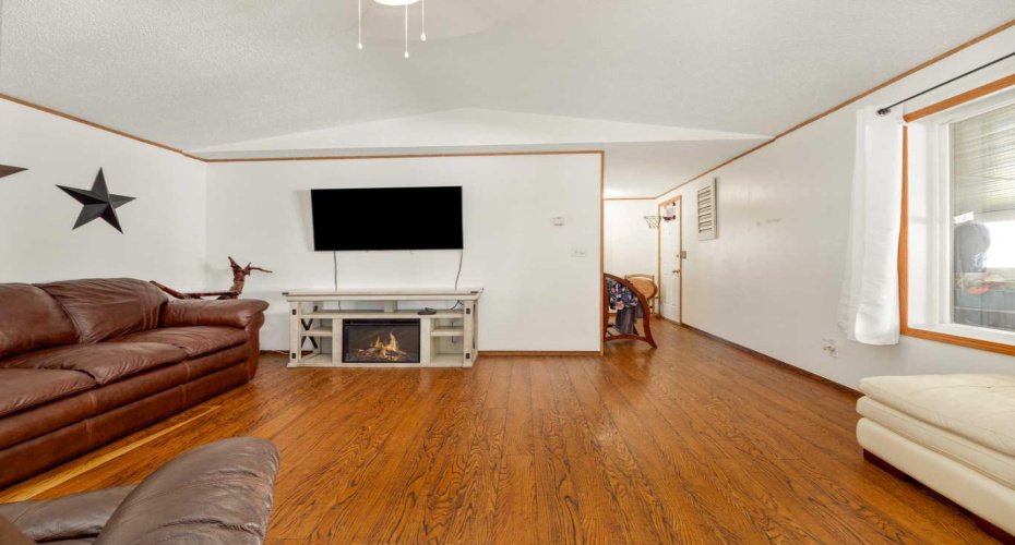 22 Westover Crescent, Claresholm, Alberta T0L 0T0, 3 Bedroom Bedrooms, 0 ,2 BathroomBathrooms,Residential,For Sale,Westover,0,A2323132
