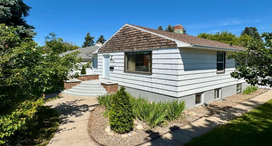 533 23 Street, Lethbridge, Alberta T1J 3M9, 3 Bedroom Bedrooms, 0 ,2 BathroomBathrooms,Residential,For Sale,23,0,A2323694