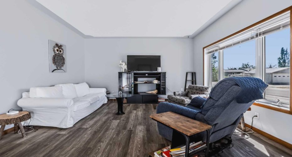 2806 22 Street, Nanton, Alberta T0L 1R0, 3 Bedroom Bedrooms, 0 ,2 BathroomBathrooms,Residential,For Sale,22,0,A2323709