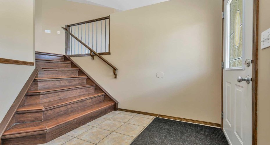80 Hinshaw Drive, Sylvan Lake, Alberta T4S 2P1, 3 Bedroom Bedrooms, 0 ,2 BathroomBathrooms,Residential,For Sale,Hinshaw,0,A2324485