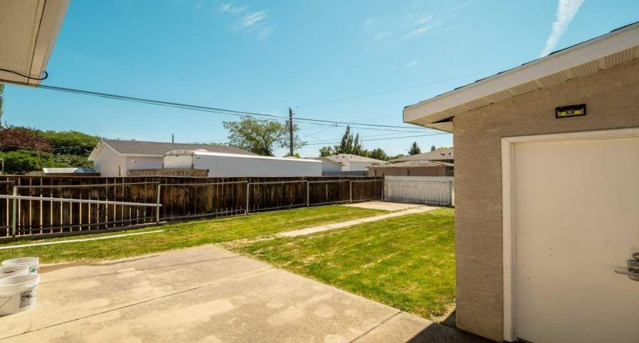 1726 13 Avenue, Lethbridge, Alberta T1K 0R9, 5 Bedroom Bedrooms, 0 ,2 BathroomBathrooms,Residential,For Sale,13,0,A2324661