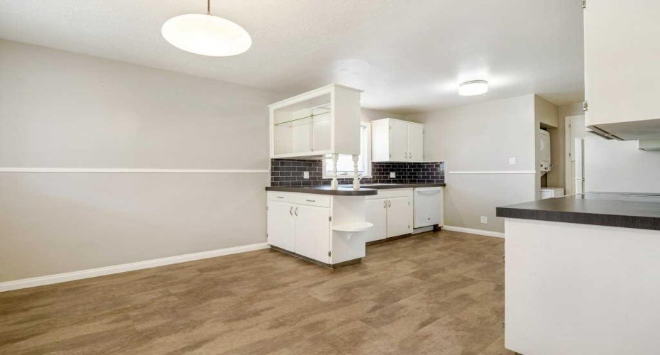 1726 13 Avenue, Lethbridge, Alberta T1K 0R9, 5 Bedroom Bedrooms, 0 ,2 BathroomBathrooms,Residential,For Sale,13,0,A2324661