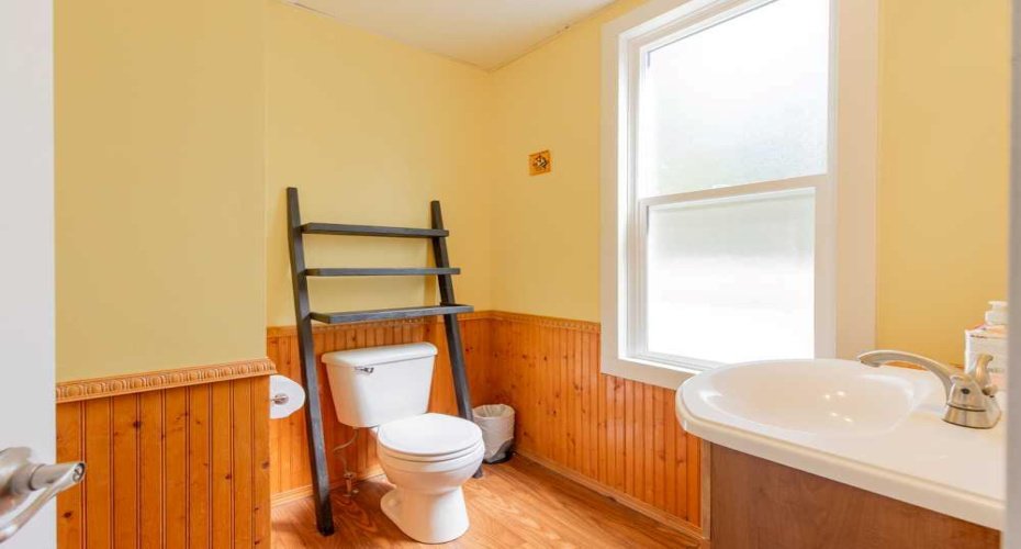 725 6 Street, Lethbridge, Alberta T1J 2E5, 3 Bedroom Bedrooms, 0 ,2 BathroomBathrooms,Residential,For Sale,6,0,A2325274