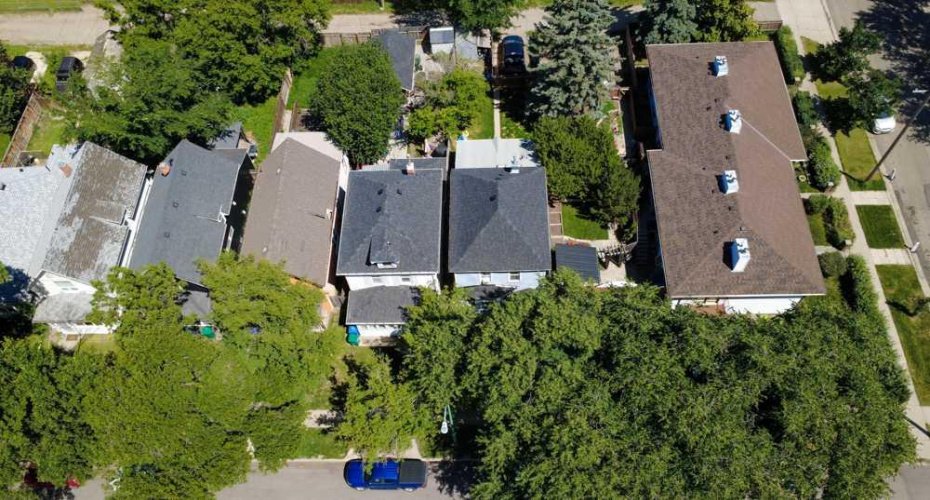 725 6 Street, Lethbridge, Alberta T1J 2E5, 3 Bedroom Bedrooms, 0 ,2 BathroomBathrooms,Residential,For Sale,6,0,A2325274