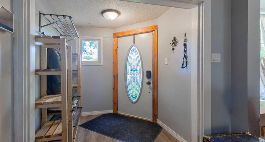 725 6 Street, Lethbridge, Alberta T1J 2E5, 3 Bedroom Bedrooms, 0 ,2 BathroomBathrooms,Residential,For Sale,6,0,A2325274