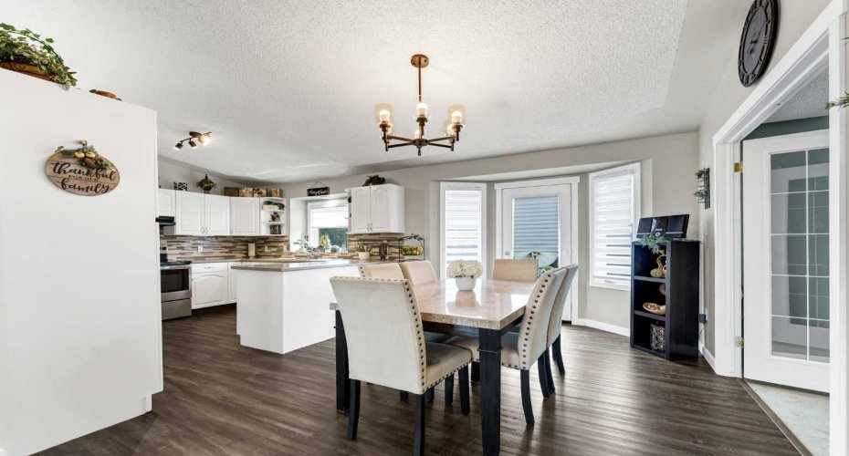 214 Shannon Drive, Medicine Hat, Alberta T1B 4A7, 5 Bedroom Bedrooms, 0 ,3 BathroomBathrooms,Residential,For Sale,Shannon,0,A2325501