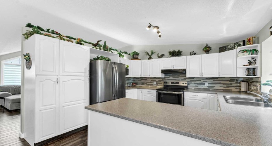 214 Shannon Drive, Medicine Hat, Alberta T1B 4A7, 5 Bedroom Bedrooms, 0 ,3 BathroomBathrooms,Residential,For Sale,Shannon,0,A2325501
