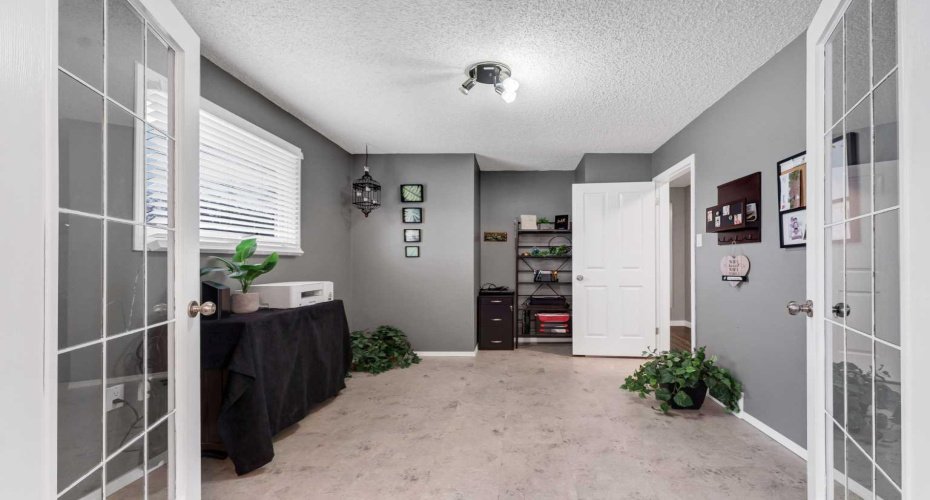 214 Shannon Drive, Medicine Hat, Alberta T1B 4A7, 5 Bedroom Bedrooms, 0 ,3 BathroomBathrooms,Residential,For Sale,Shannon,0,A2325501