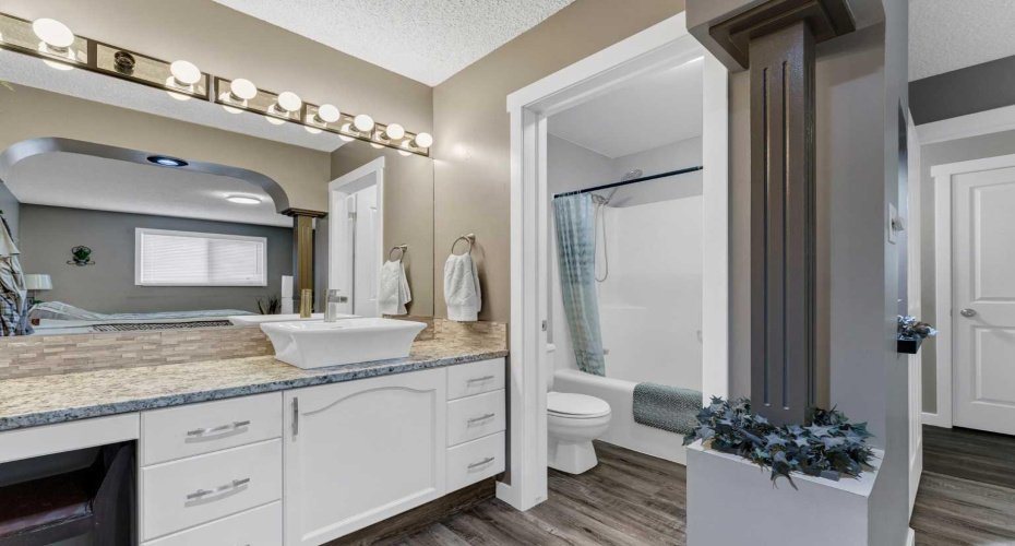 214 Shannon Drive, Medicine Hat, Alberta T1B 4A7, 5 Bedroom Bedrooms, 0 ,3 BathroomBathrooms,Residential,For Sale,Shannon,0,A2325501