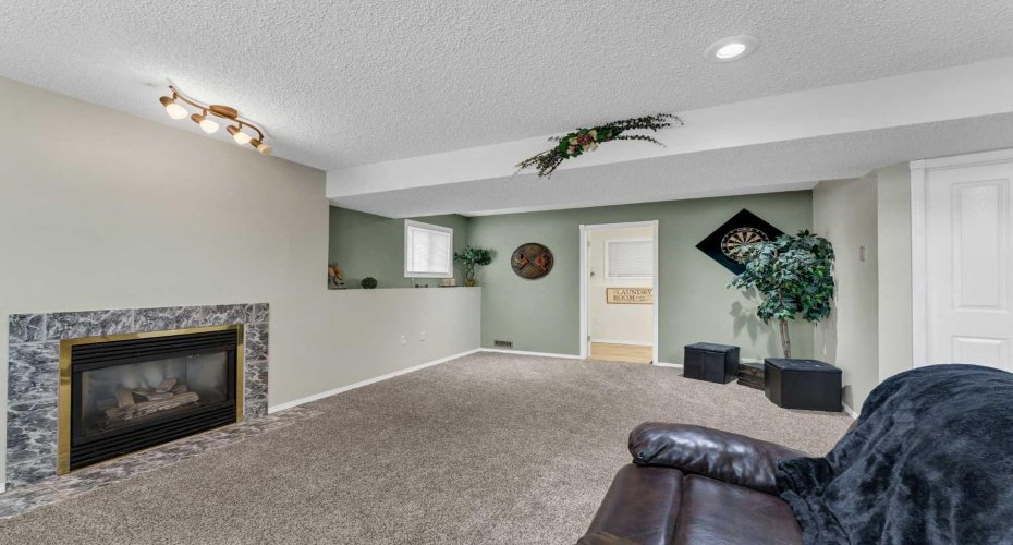 214 Shannon Drive, Medicine Hat, Alberta T1B 4A7, 5 Bedroom Bedrooms, 0 ,3 BathroomBathrooms,Residential,For Sale,Shannon,0,A2325501