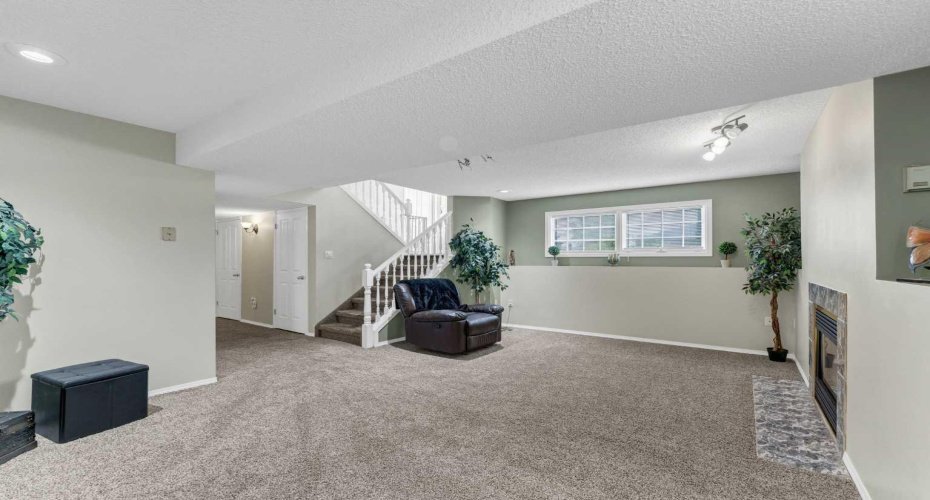 214 Shannon Drive, Medicine Hat, Alberta T1B 4A7, 5 Bedroom Bedrooms, 0 ,3 BathroomBathrooms,Residential,For Sale,Shannon,0,A2325501