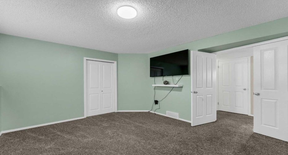 214 Shannon Drive, Medicine Hat, Alberta T1B 4A7, 5 Bedroom Bedrooms, 0 ,3 BathroomBathrooms,Residential,For Sale,Shannon,0,A2325501