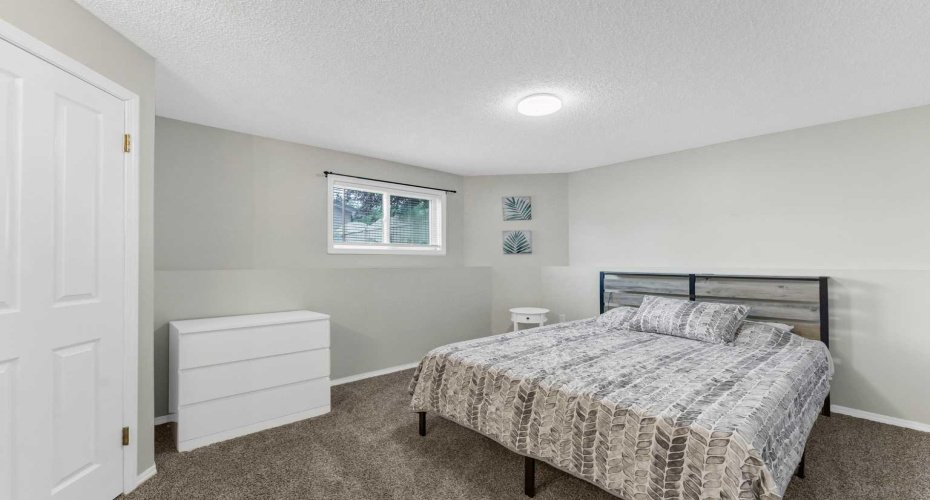 214 Shannon Drive, Medicine Hat, Alberta T1B 4A7, 5 Bedroom Bedrooms, 0 ,3 BathroomBathrooms,Residential,For Sale,Shannon,0,A2325501