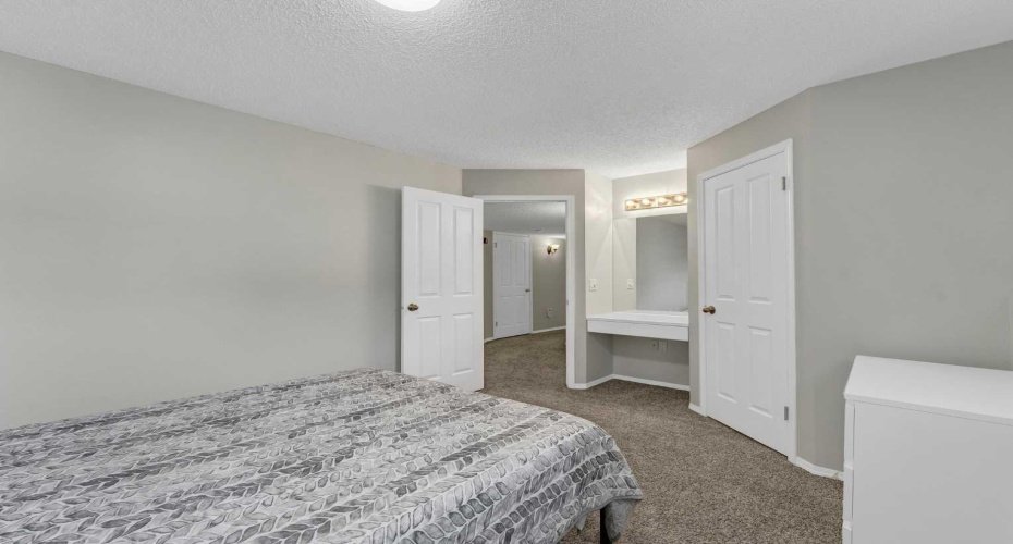214 Shannon Drive, Medicine Hat, Alberta T1B 4A7, 5 Bedroom Bedrooms, 0 ,3 BathroomBathrooms,Residential,For Sale,Shannon,0,A2325501