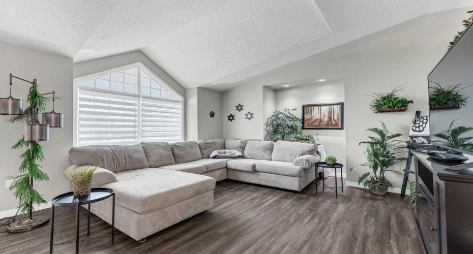 214 Shannon Drive, Medicine Hat, Alberta T1B 4A7, 5 Bedroom Bedrooms, 0 ,3 BathroomBathrooms,Residential,For Sale,Shannon,0,A2325501