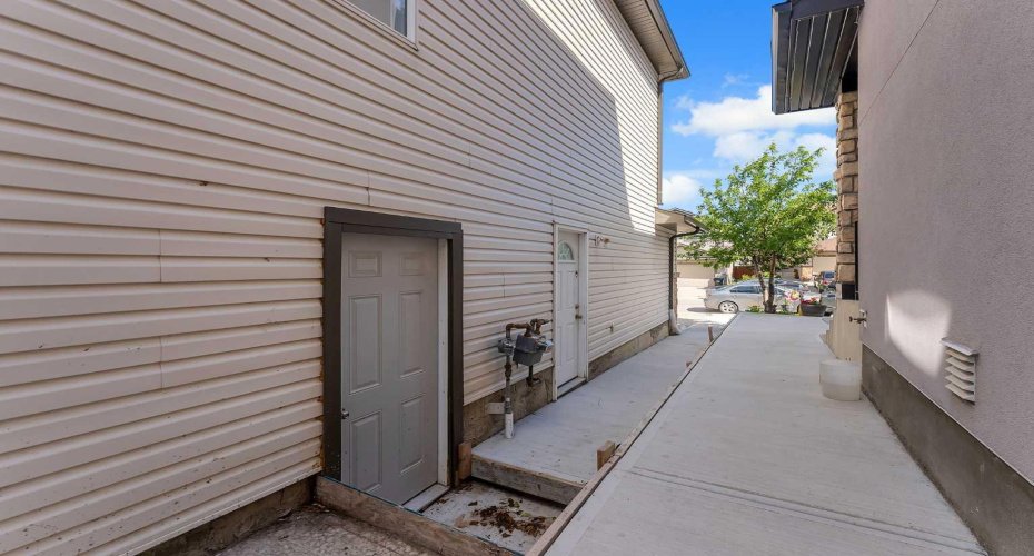 7 Saddlecrest Terrace, Calgary, Alberta T3J 5L4, 5 Bedroom Bedrooms, 0 ,4 BathroomBathrooms,Residential,For Sale,Saddlecrest,0,A2326059