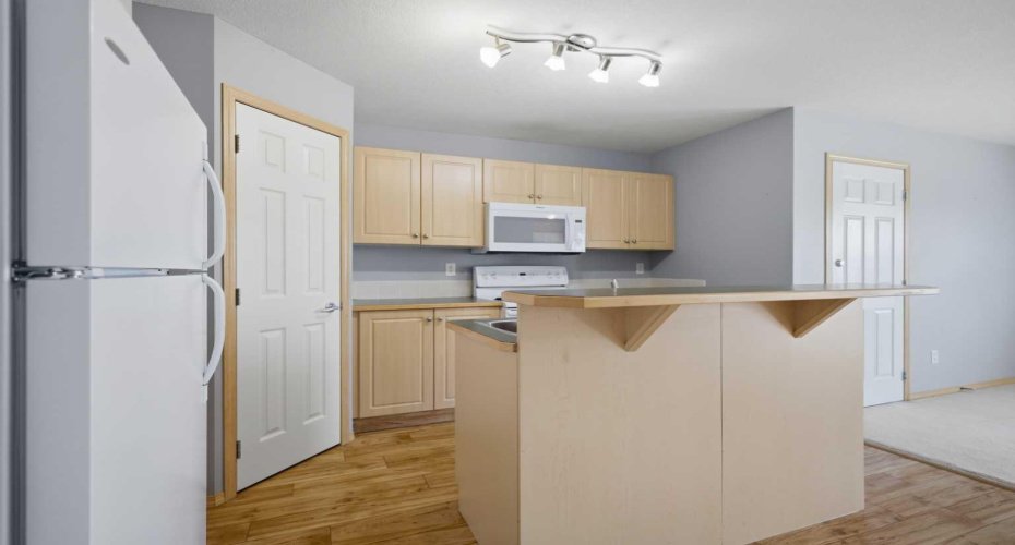 33 Jennings Crescent, Red Deer, Alberta T4P 0A3, 1 Bedroom Bedrooms, 0 ,1 BathroomBathrooms,Residential,For Sale,Jennings,0,A2326094