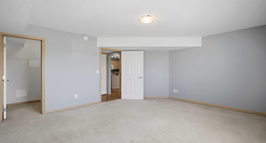 33 Jennings Crescent, Red Deer, Alberta T4P 0A3, 1 Bedroom Bedrooms, 0 ,1 BathroomBathrooms,Residential,For Sale,Jennings,0,A2326094