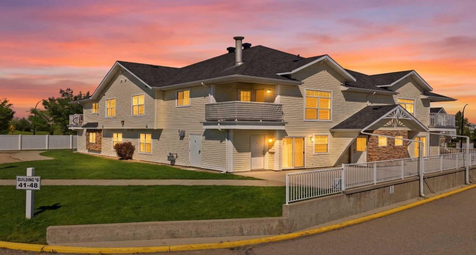 33 Jennings Crescent, Red Deer, Alberta T4P 0A3, 1 Bedroom Bedrooms, 0 ,1 BathroomBathrooms,Residential,For Sale,Jennings,0,A2326094