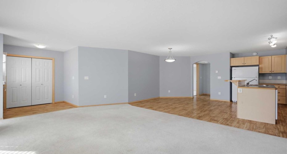 33 Jennings Crescent, Red Deer, Alberta T4P 0A3, 1 Bedroom Bedrooms, 0 ,1 BathroomBathrooms,Residential,For Sale,Jennings,0,A2326094