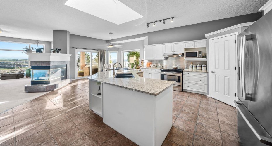 19 Gleneagles View, Cochrane, Alberta T4C 1N9, 4 Bedrooms Bedrooms, ,3 BathroomsBathrooms,Residential,For Sale,Gleneagles,A2326207