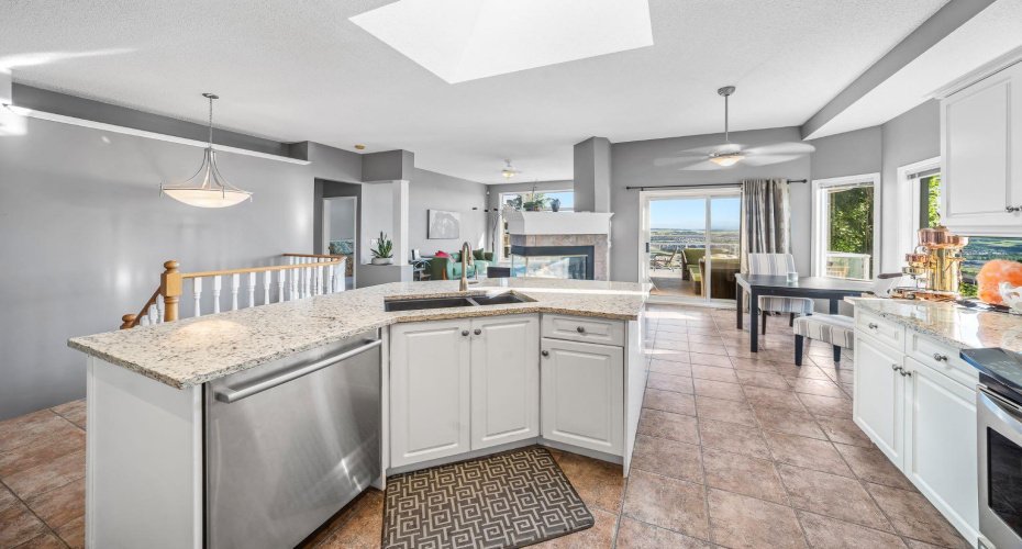 19 Gleneagles View, Cochrane, Alberta T4C 1N9, 4 Bedrooms Bedrooms, ,3 BathroomsBathrooms,Residential,For Sale,Gleneagles,A2326207