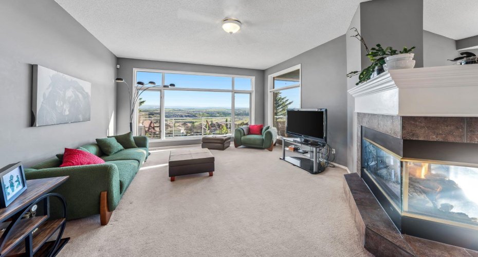 19 Gleneagles View, Cochrane, Alberta T4C 1N9, 4 Bedrooms Bedrooms, ,3 BathroomsBathrooms,Residential,For Sale,Gleneagles,A2326207