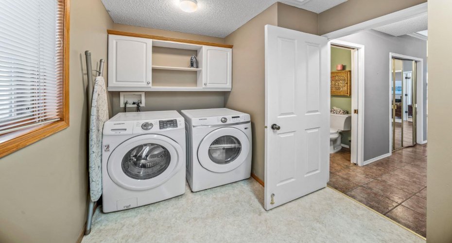 19 Gleneagles View, Cochrane, Alberta T4C 1N9, 4 Bedrooms Bedrooms, ,3 BathroomsBathrooms,Residential,For Sale,Gleneagles,A2326207
